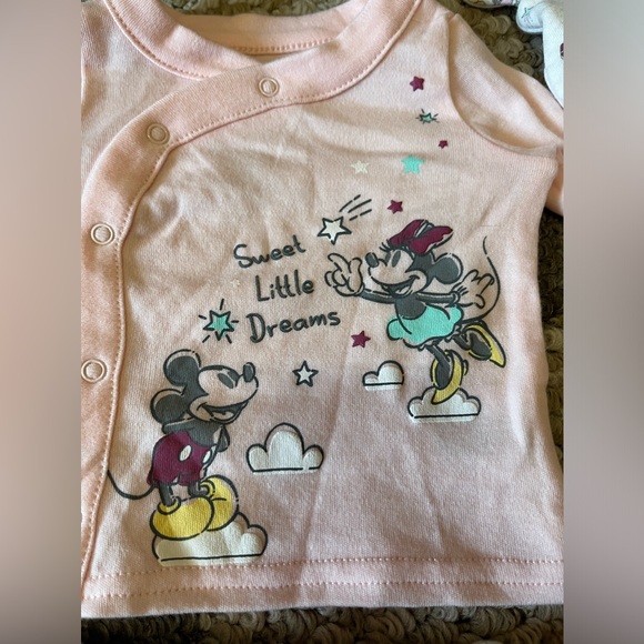 9-pc Minnie Mouse Disney outfit 2 LS Swaddles 2 pacifier, Changing Pad, Mirror - Picture 7 of 16